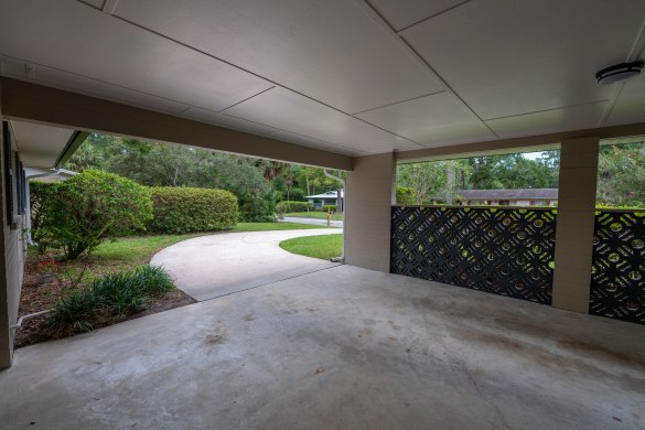 Carport AirBnb’s/Real Estate